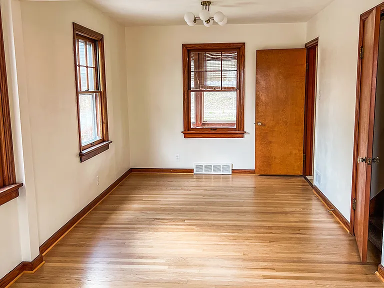 1304 Grand Ave — Photo 13