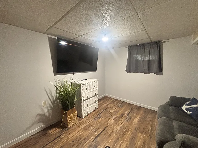 In Law: Living room/Office