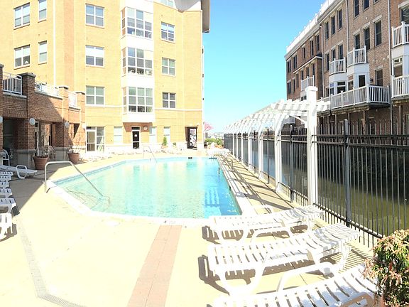 3rd image of 23 Pierside Dr Unit 420