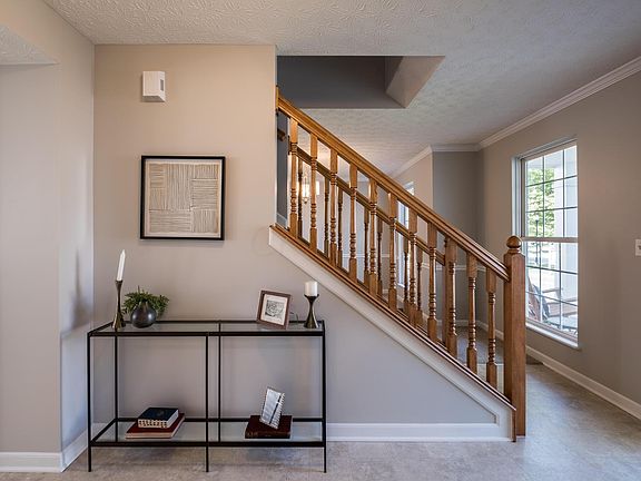 4th image of 7998 Lazelle Woods Dr