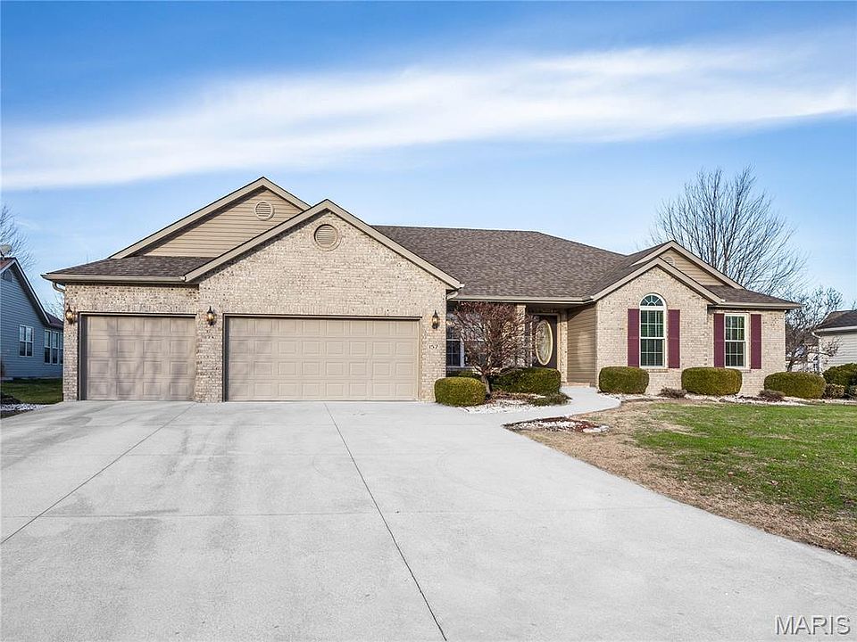 1st image of 157 Oak Hill Dr