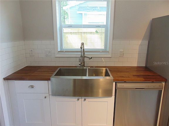 4th image of 107 E Warren Ave #B