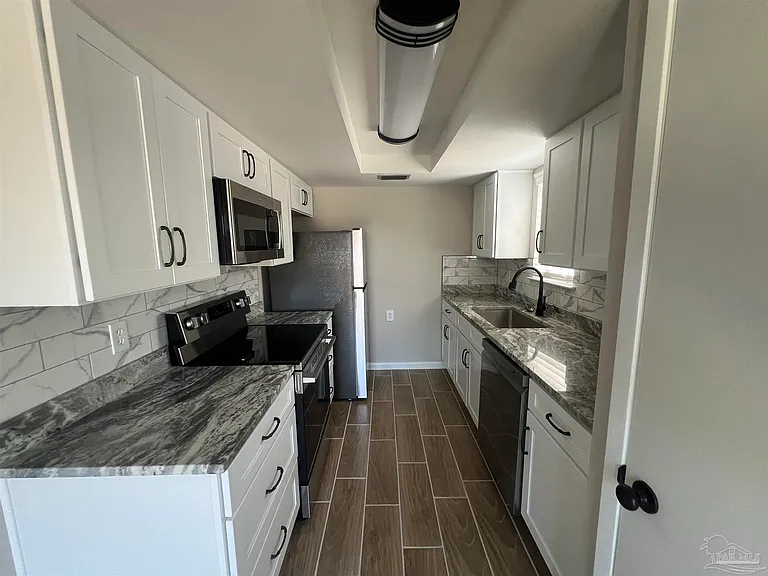 13528 Canal Dr — Photo 7