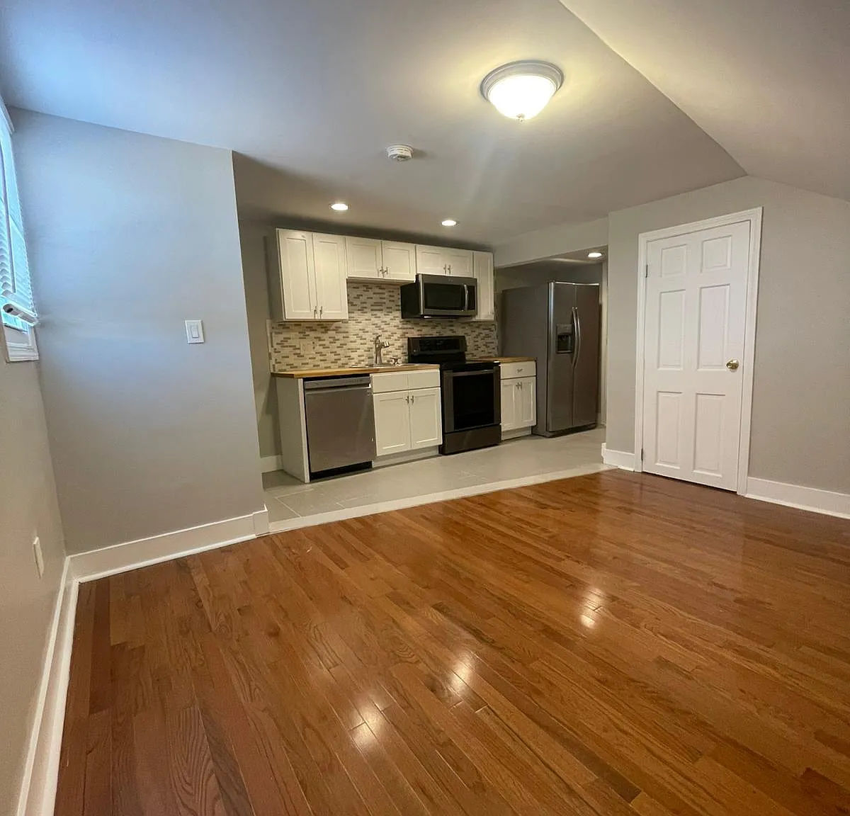 5 bed, 2.0 bath, 1500 sqft, $2,800 — Photo 1