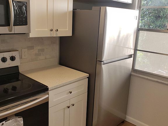 3rd image of 2802 Victoria Way #H1