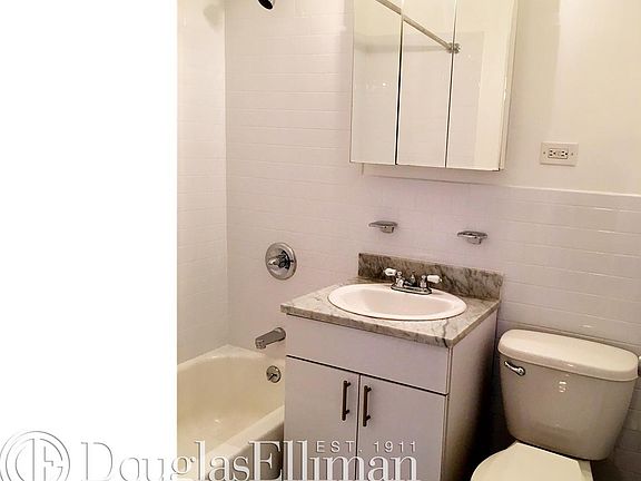 3rd image of 401 E 88th St APT 3E
