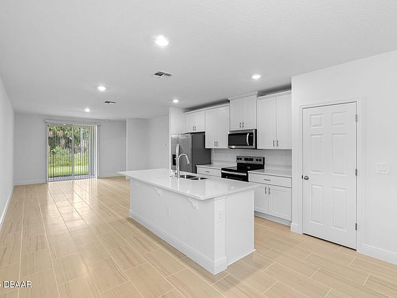 4th image of 264 Links Terrace Blvd