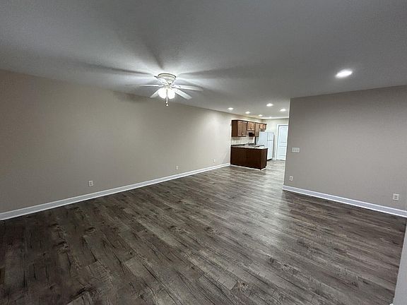 3rd image of 146 Harp Ave #B