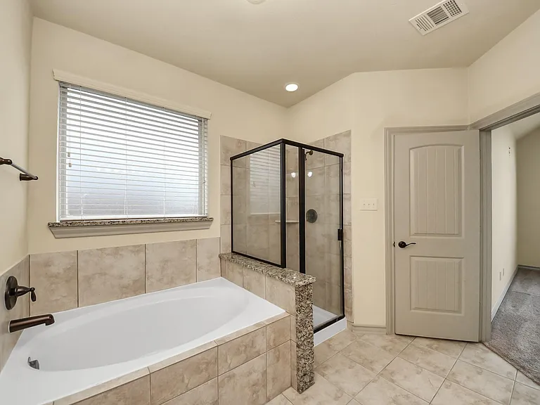 1902 Argos Dr — Photo 34