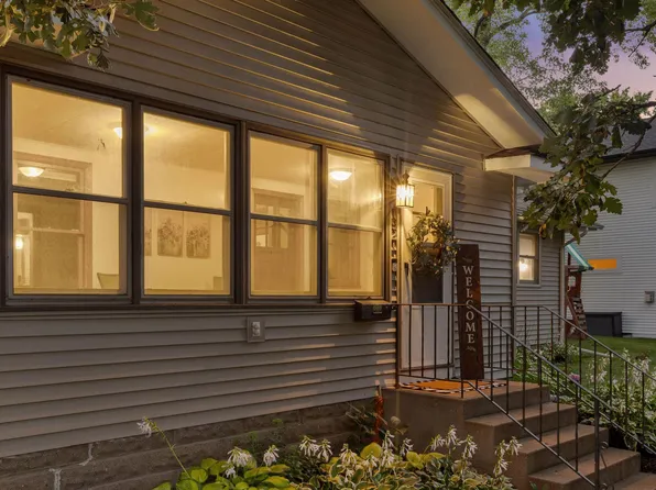 1921 Eustis St, Lauderdale, MN 55113