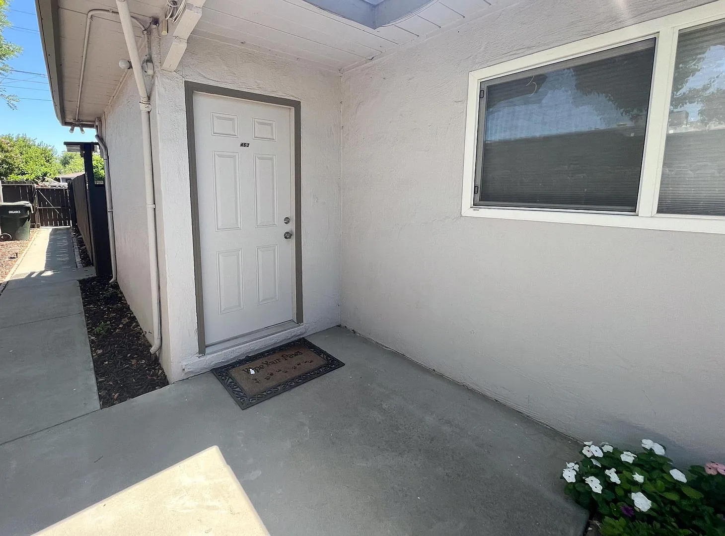 Two Bed 1 Bath Duplex in Livermore Close To Downtown — Photo 2