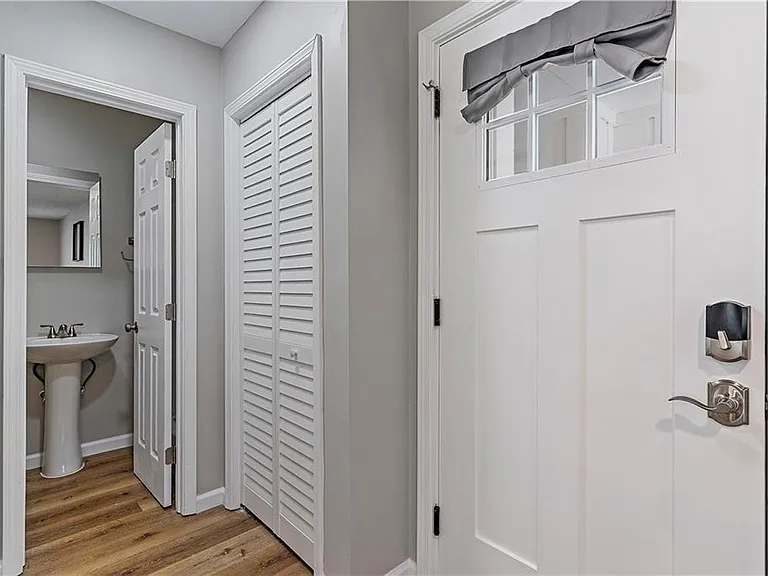 1701 Hawthorne Ave #1B — Photo 14