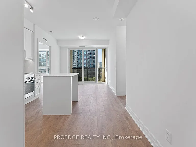 30 Elm Dr W #801 — Photo 2