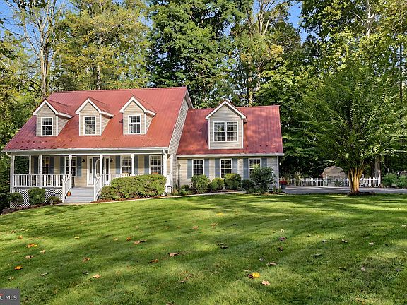 3rd image of 3190 Southern Pine Ln