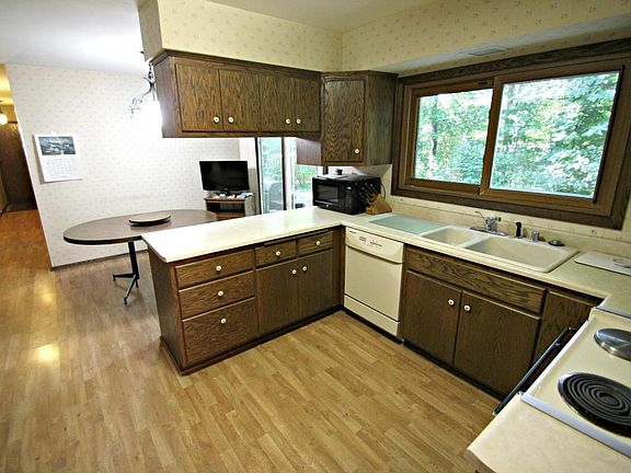 4th image of 6531 N Crestwood Dr