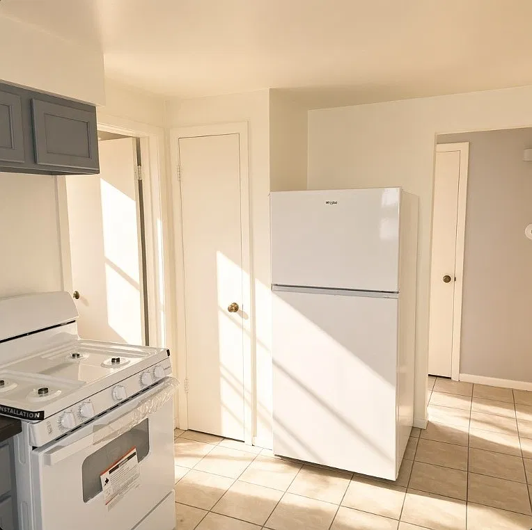 1 bed, 825 sqft, $1,325 — Photo 3