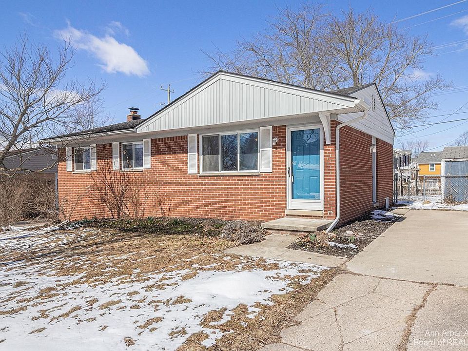1st image of 445 Skydale Dr