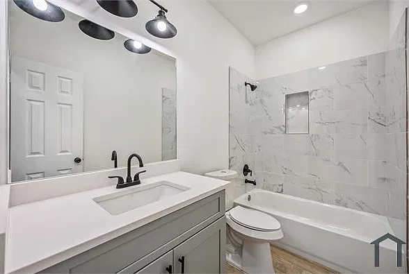 3 bed, 1170 sqft, $1,725 — Photo 4