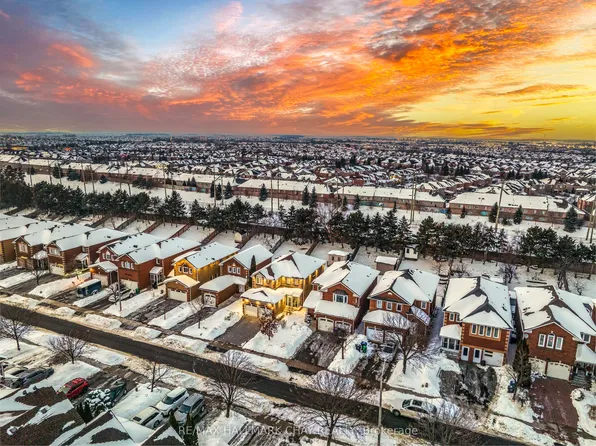 72 Ravenscliffe Ct, Brampton, ON L6X 4N9