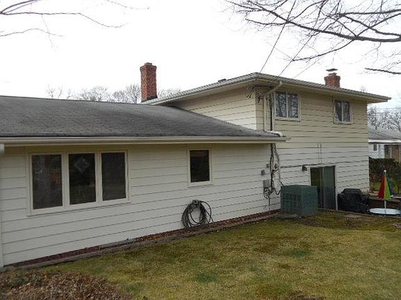 5th image of 7403 Pinewood Dr
