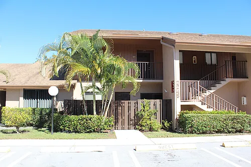 2245 SW 22nd Ave #1020 Photo 1