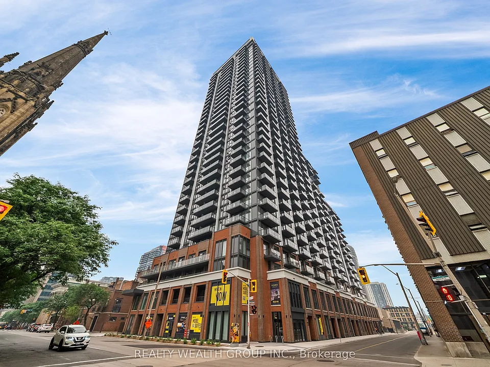 75 James St S #1224