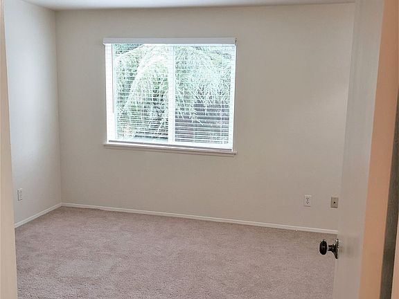 4th image of 7432 W Lake Sammamish Pkwy NE Building 1