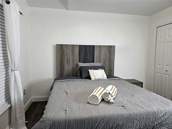 4th image of 24921 Ravello St