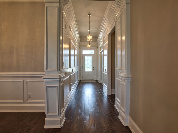 4th image of 2546 Twain Dr