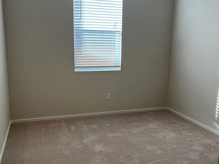 645 NE Union Loop — Photo 11