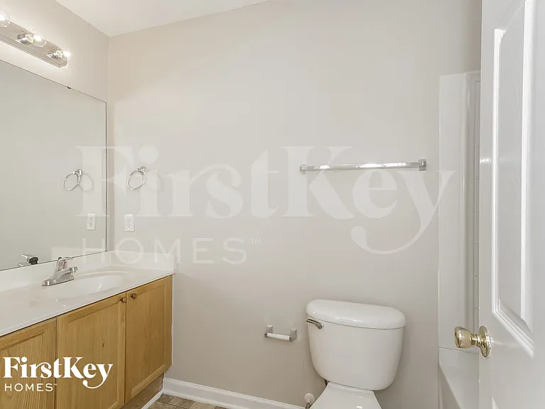 5716 Henderson Oaks Dr — Photo 10