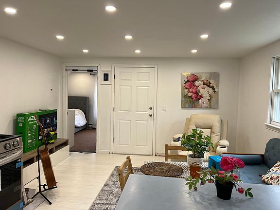 3rd image of 25 Holbrook Ave APT 3
