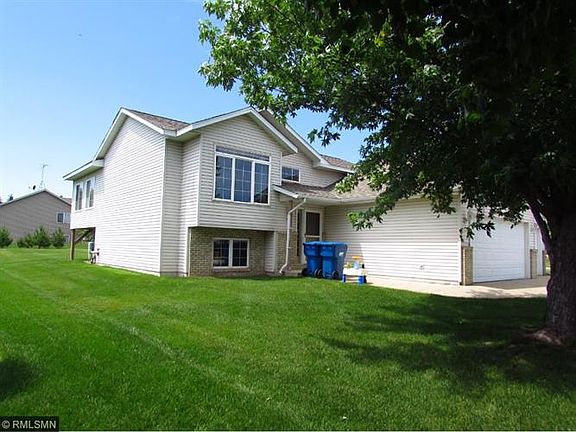 3rd image of 8102 Trappers Ridge Dr
