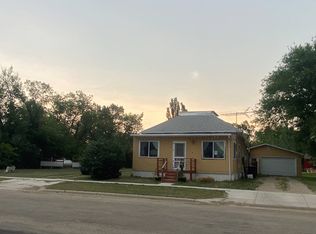 217 Ohmer St, Bottineau, ND 58318