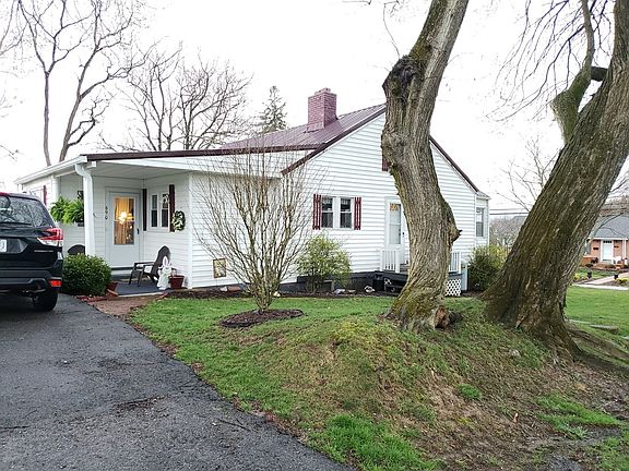 3rd image of 690 Tazewell St