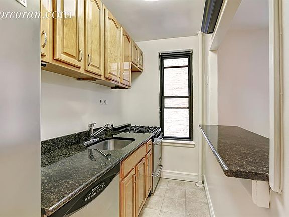 3rd image of 208 E 70th St APT 2D
