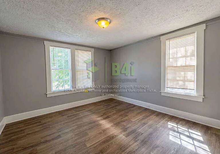 1111 Henry Ave — Photo 6