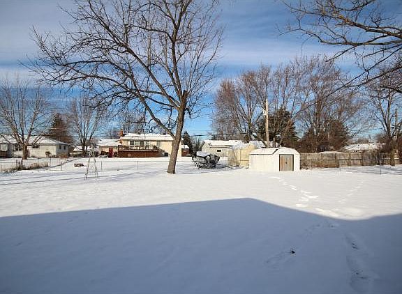 3rd image of 909 Cortland Dr S