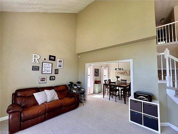 3rd image of 104 Woodhaven Dr