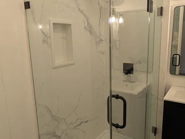 110 Shahan Dr #B, Cloverdale, CA 95425