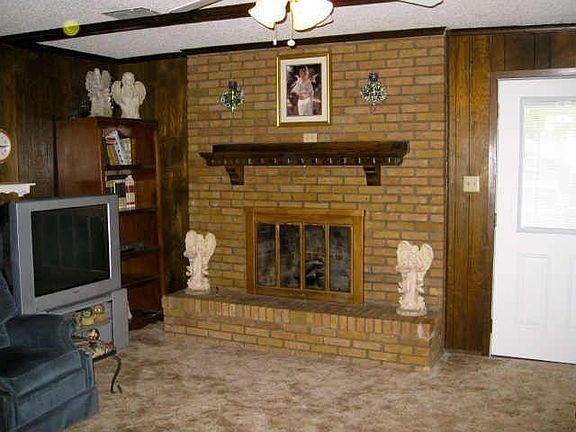 3rd image of 1507 El Camino Cir