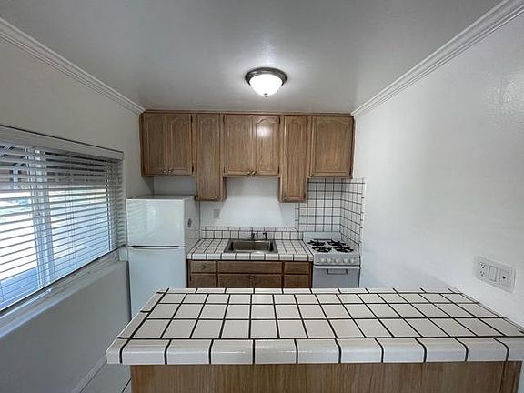 4th image of 4003 E Livingston Dr