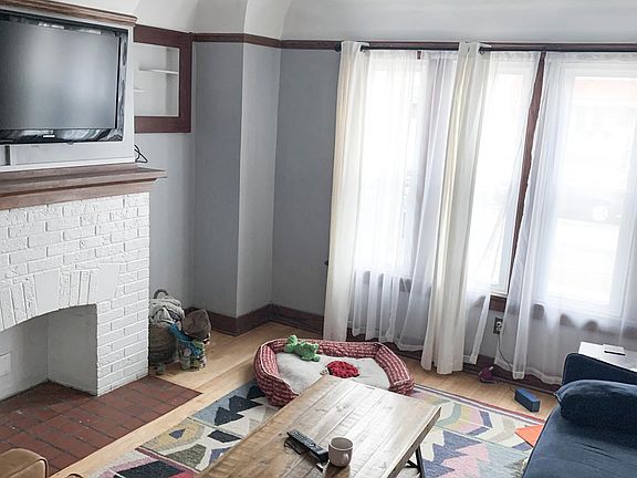 2nd image of 2752 S Quincy Ave
