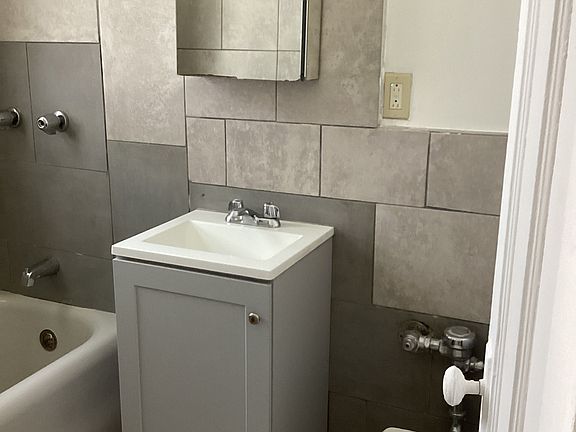 5th image of 5442 S Harper Ave APT 207