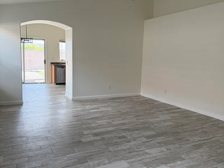 23035 W Mohave St — Photo 2