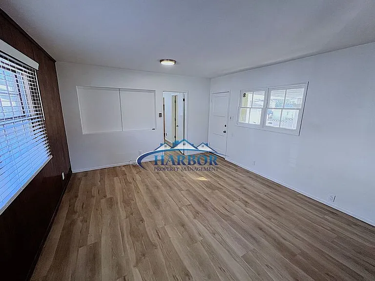 2632 S Averill Ave — Photo 13