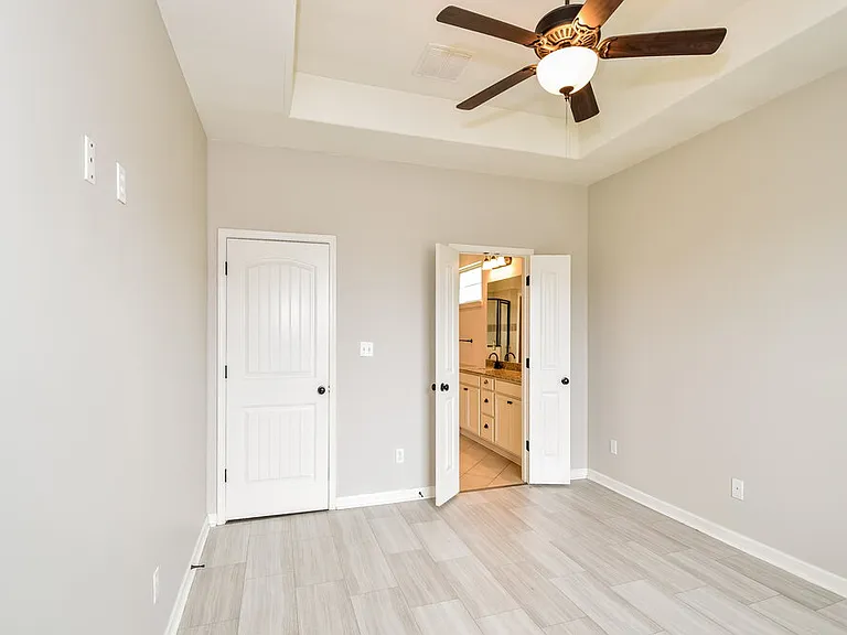 430 Hidden Meadows Cv — Photo 9