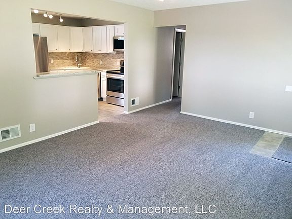 3rd image of 8654 Westridge Dr
