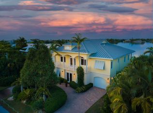 385 S Point Dr, Sugarloaf Key, FL 33042