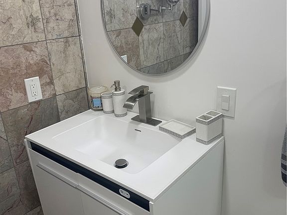 3rd image of 211 Lexis Ln #3